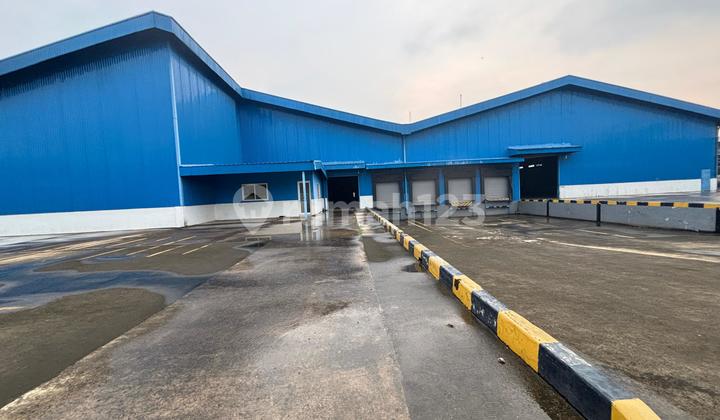 Warehouse 1 Ha Flat. 2-story Office Loading Dock Container Access In Bekasi Industrial Area Warehouse 1 Ha Flat. 2-story Office Loading Dock Container Access In Bekasi Industrial Area