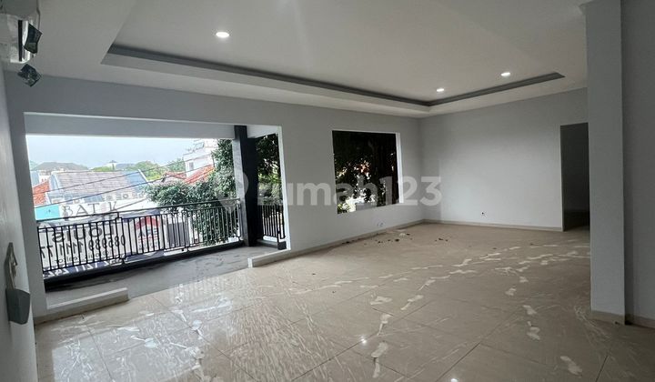 Rumah Jl.raya Menteng Komersial