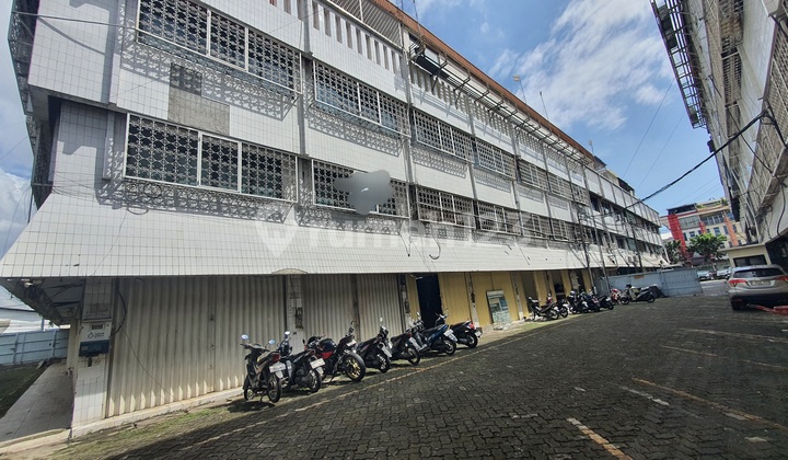 7ruko 4lantai Hadap Timur Halaman Luas