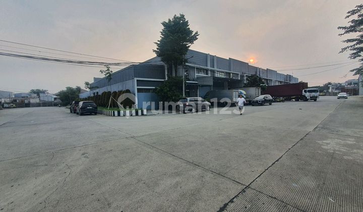 Gudang Gandeng Hoek 3lantai Akses Kontainer Paling Besar di Cengkareng Gudang Gandeng Hoek 3lantai Akses Kontainer Paling Besar di Cengkareng