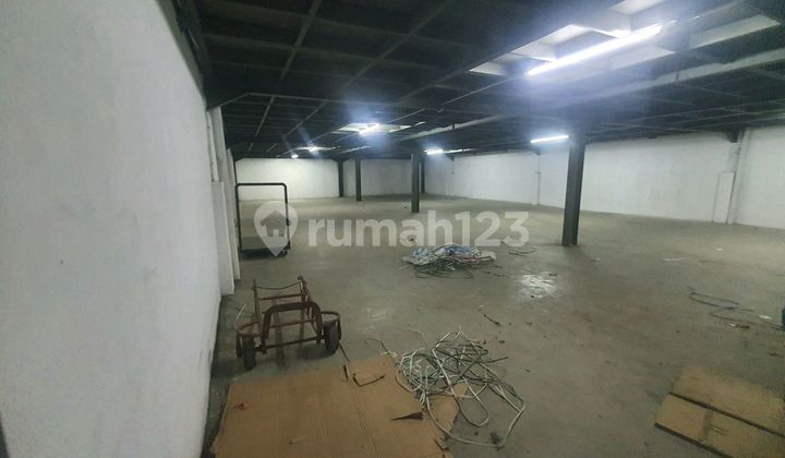 3-floor warehouse 2-floor office 40ft container access