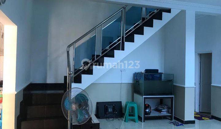 Dijual Rumah Cantik Sakura Garden Posisi Hook 3 Lantai Full Renovasi Dekat Bengkong 2