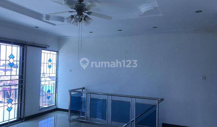 Dijual Rumah Cantik Sakura Garden Posisi Hook 3 Lantai Full Renovasi Dekat Bengkong 4