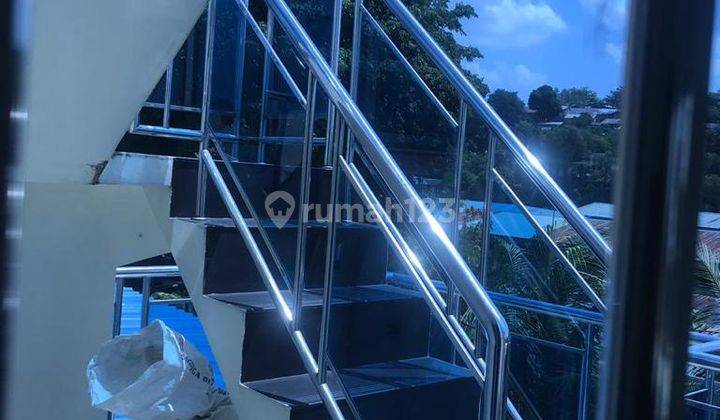 Dijual Rumah Cantik Sakura Garden Posisi Hook 3 Lantai Full Renovasi Dekat Bengkong 11