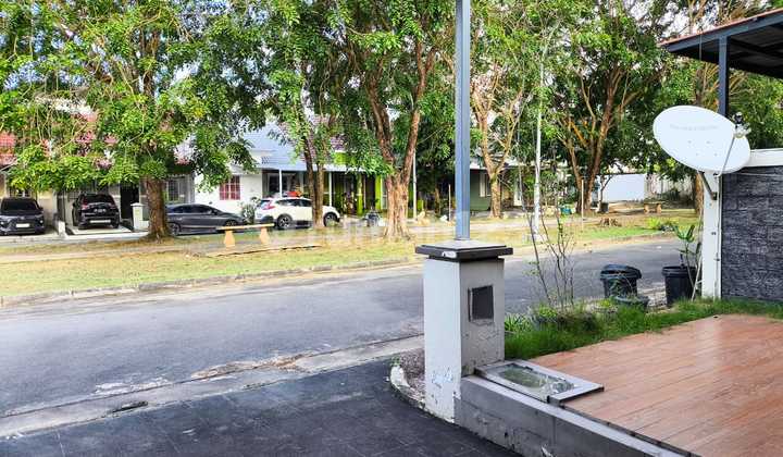 Beautiful 2.5 Story House for Sale, Taman Duta Mas, Fully Renovated, Near Kepri Mall Beautiful 2.5 Story House for Sale, Taman Duta Mas, Fully Renovated, Near Kepri Mall