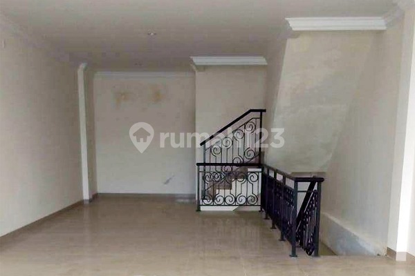 For Sale 3.5-Story Shophouse at Orchard Park, Ready for Occupancy, Near Top 100 Batam Center 2