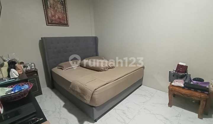 Dijual Rumah Cantik 2 Lantai Legenda Dekat Pasar Mega Legenda Batam Centre