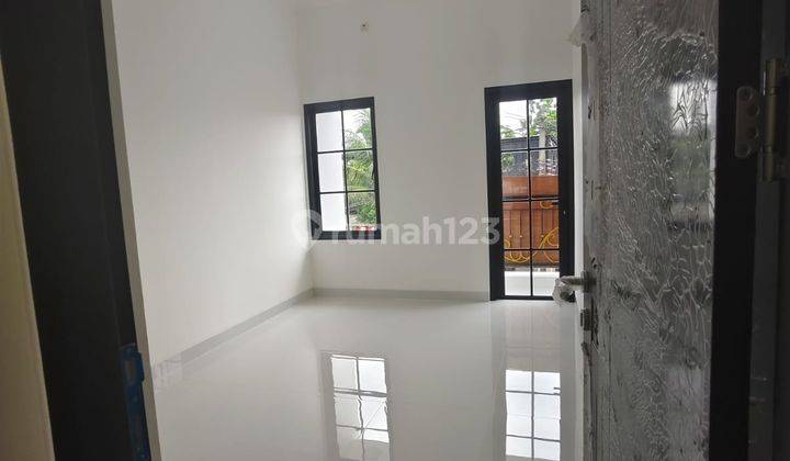 Dijual Rumah Siap Huni, Lokasi Dekat Angkutan Umum, Lrt Cikunir1 Dan Tol Jatibening, Kota Bekasi. 2