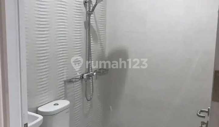 Dijual Rumah Baru Ready Dalam Cluster One Gate System Scurity 24 Jam, Lokasi Strategis Dekat Dari Akses Tol, Trans Jakarta Dan Stasiun Kereta. 2