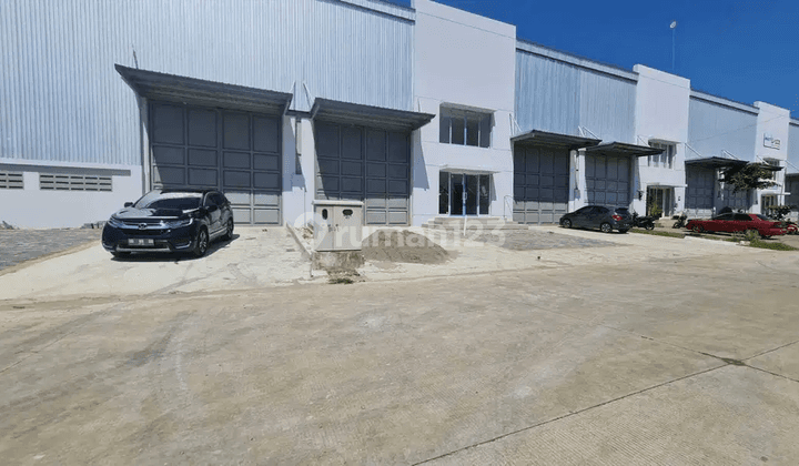 Gudang Titanium Smart Warehouse Kawasan Pergudangan Strategis  1