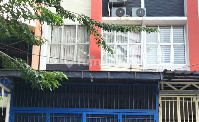 Ruko hadap jalan raya 90m Pluit Penjaringan Jakarta Utara 	