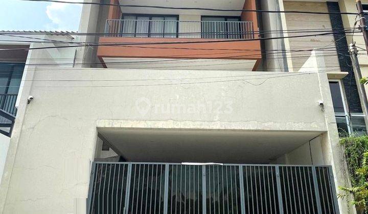 Rumah 4lt 8x18 145m Pulomas Jaya Pulogadung Jakarta Timur 1