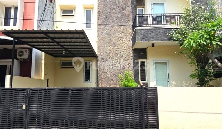 Ready-to-occupy 170m² house, 3-bedroom type, Kelapa Gading, North Jakarta