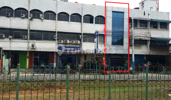 Main road facing 3-story shophouse, area 119m², Cipinang, East Jakarta 2