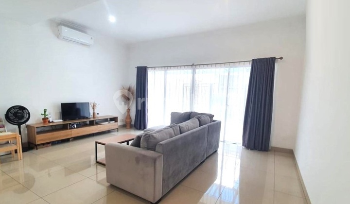 Corner house, 2 floors, 10x20, 200m², 5 bedrooms, in Lantana Cluster, JGC Jakarta Garden City. Corner house, 2 floors, 10x20, 200m², 5 bedrooms, in Lantana Cluster, JGC Jakarta Garden City.