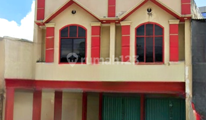 2-story shophouse in a row facing a wide main road, 144m², Jatinegara, East Jakarta 2-story shophouse in a row facing a wide main road, 144m², Jatinegara, East Jakarta