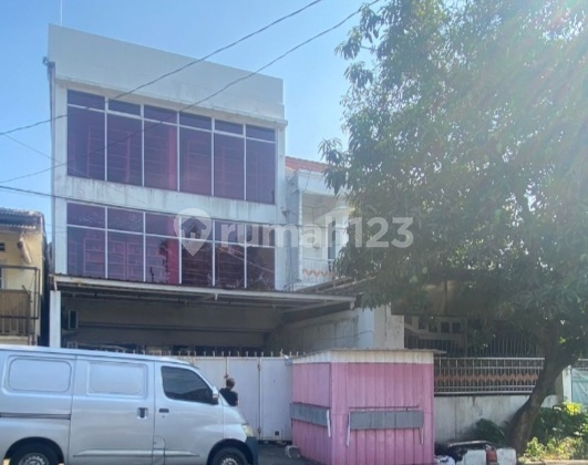 Ruko Bagus 3 Lantai Di Tengah.kota Harga Murah