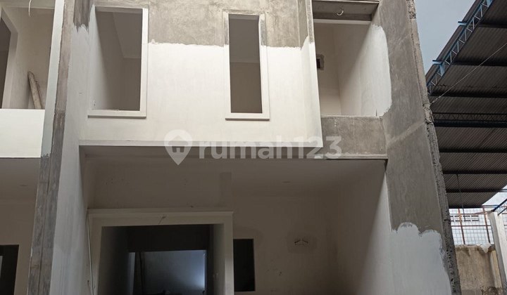 Rumah Petemon Sawahan dekat Tunjungan Genteng Kedung Doro (DVO)