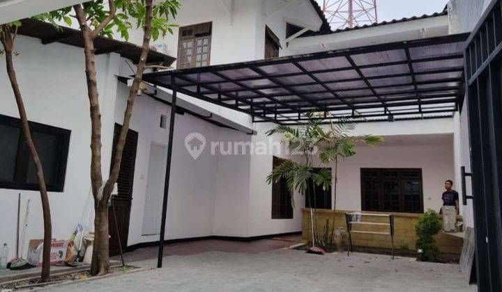 Rumah Semi Furnish di Simpang Darmo Permai Selatan code Dnd  2