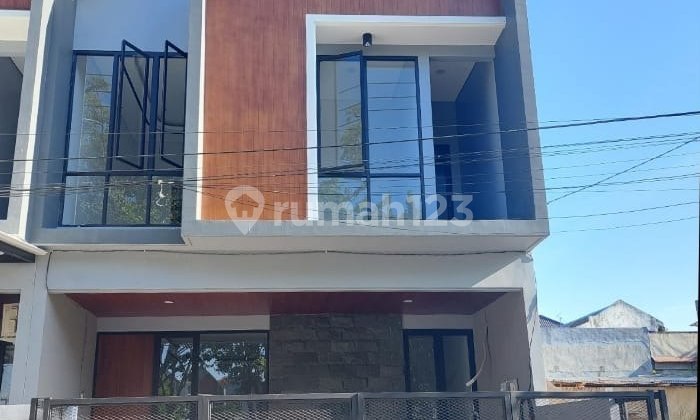 Rumah Manyar Tompotika Sukolilo dekat Araya, Klampis, Merr (DND)