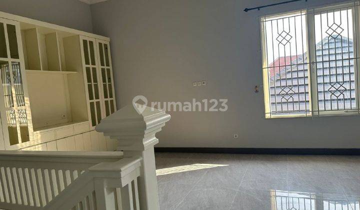 Rumah Minimalis di Gayungsari, bagus, full renov (code : DND) 2