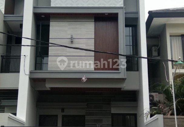 Manyar Jaya House near Sukolilo Klampis Araya MERR (ERL)