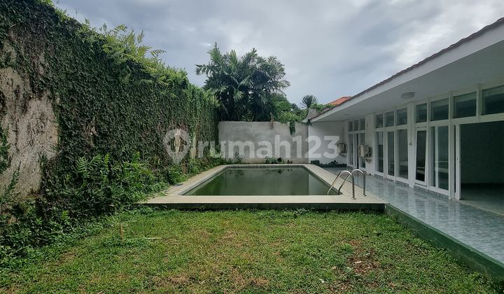 Fortune House for Rent, Also Affordable in Kemang with Spacious Garden Fortune House for Rent, Also Affordable in Kemang with Spacious Garden