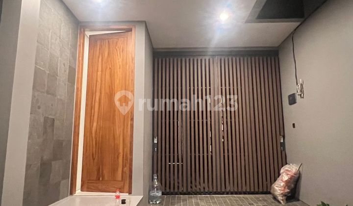 Rumah Design Modern Minimalis Brand New Pondok Indah Tiga Lantai 2