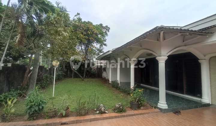 For Rent House Kebayoran Lama Huge Garden And Very Cheap For You