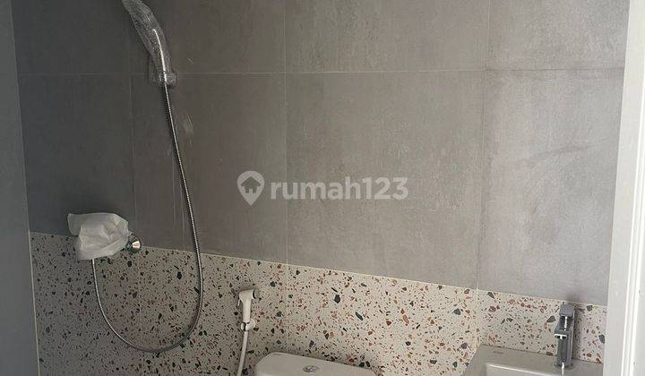 Rumah Baru di Metland Puri , Uk. 5x10 , 3.5 Lantai , SHM  10