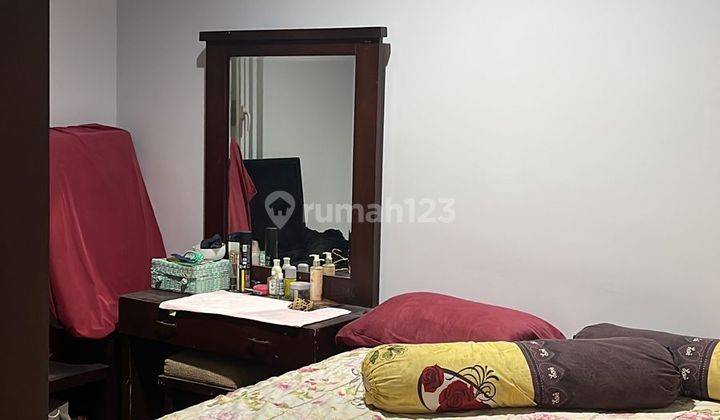 Rumah di Taman Surya 5 , Lt. 6x18 , Renov 3 Lantai , Semi Furnish 10