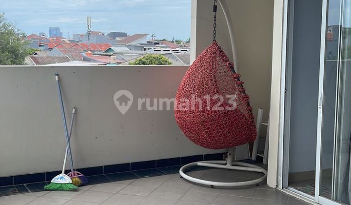 Rumah di Taman Surya 5 , Lt. 6x18 , Renov 3 Lantai , Semi Furnish 11
