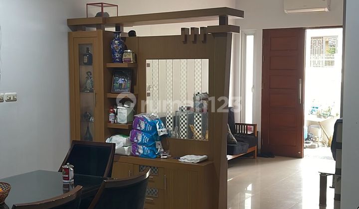Rumah di Taman Surya 5 , Lt. 6x18 , Renov 3 Lantai , Semi Furnish 15