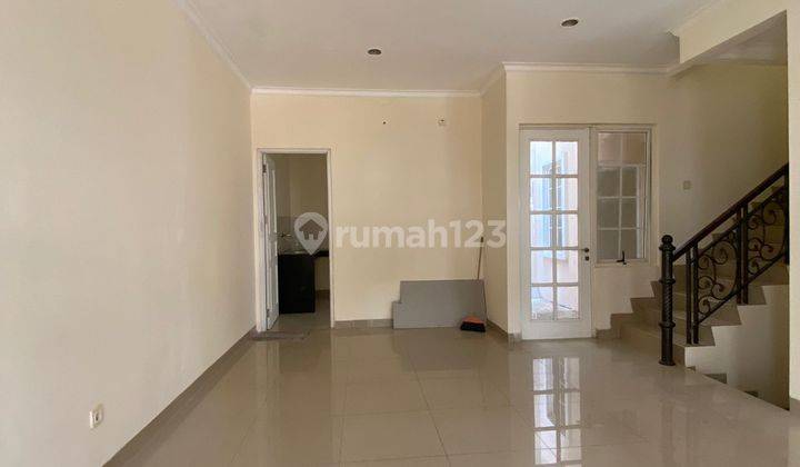 Rumah di Green Lake City , Cluster West Europe 8x15 , SHM , Bagus 2