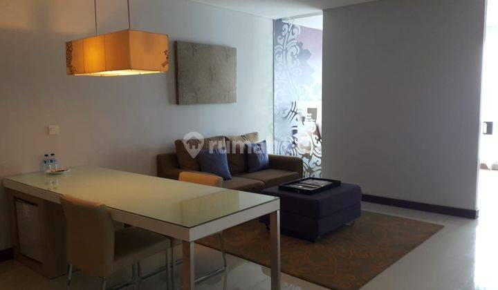 ruang keluarga apartemen the h tower kuningan