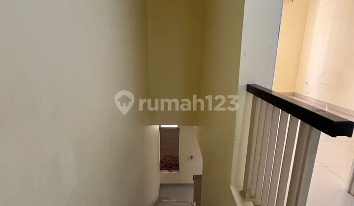 Rumah di Green Lake City , Cluster Amerika 4x15 , SHM , Selatan