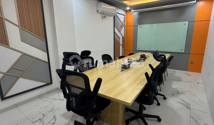 Ruko Business Park Kebon Jeruk, 4 lantai Uk.4,5x15 , Semi Furnish