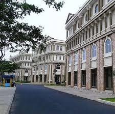 Ruko di Green Lake City , Sentra Niaga Hadap Jalan 4 Lantai