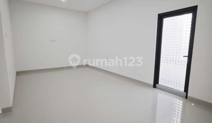 Rumah Minimalis Puri Indah Kembangan, Uk. 8X15 , 3,5 Lantai , SHM 2