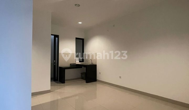 Green Royal Condo House, LB. 50 M2 , 2 BR . Lantai 2, Unfurnished Green Royal Condo House, LB. 50 M2 , 2 BR . Lantai 2, Unfurnished