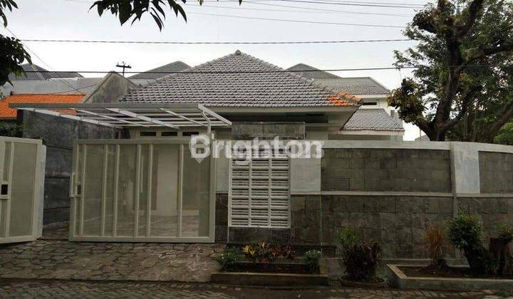 Rumah strategis daerah Tenggilis dekat Kampus Ubaya 1