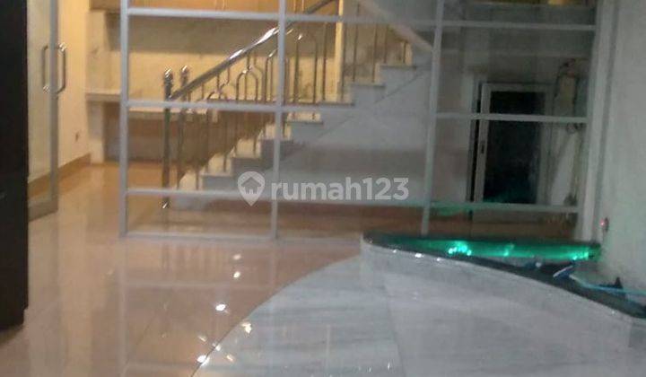 Disewakan Ruko 3 Lantai, Bagus Harga Sewa Masih Bisa Nego di Jl. Pangeran Jayakarta 1