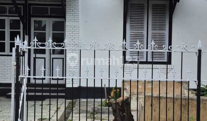 European Style House Suitable for Cafe Bintaran Yogya European Style House Suitable for Cafe Bintaran Yogya