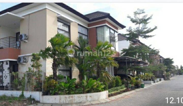 Dijual rumah mewah 2 lantai dlm perum sewon 2