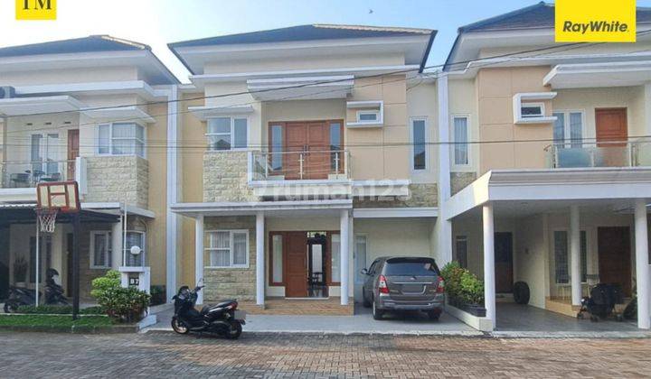 Dijual rumah 2 lantai di Mlati sleman 1