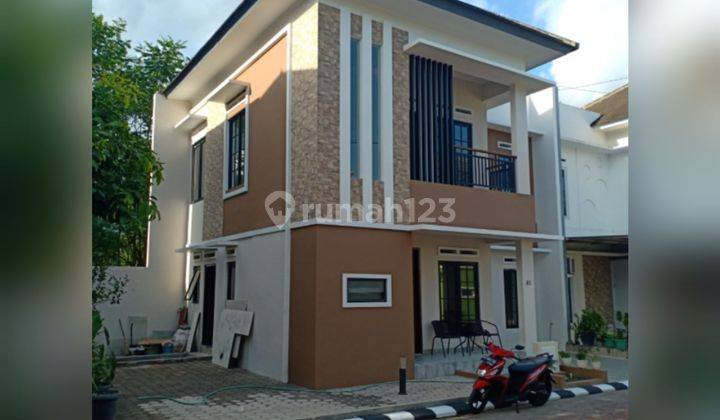 Dijual murah rumah 2 lantai Palagan 1