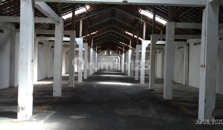 Warehouse for Rent on East Imogiri Street.