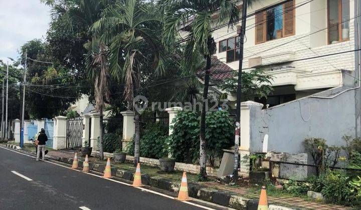 RUMAH MEWAH SIAP HUNI MENTENG JAKARTA PUSAT  2