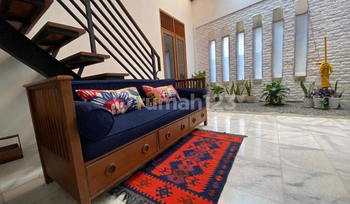 Semi-Furnished Luxury House Near Krukut Toll Road, Cinere, Depok Semi-Furnished Luxury House Near Krukut Toll Road, Cinere, Depok