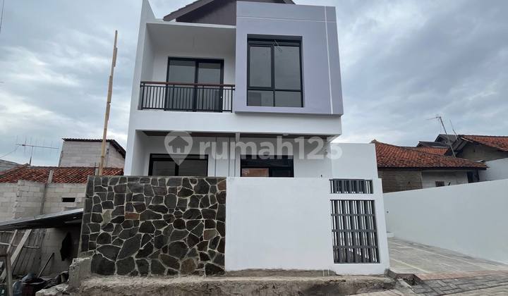 Dijual Rumah 2 Lantai di Dalam Cluster,5 Menit Dari Alun-Alun Ujung Berung